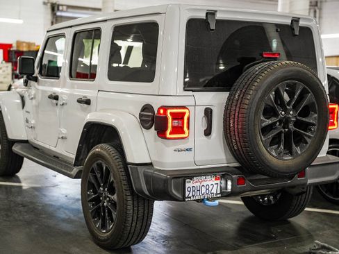 Used 2022 Jeep Wrangler Unlimited Sahara image 8