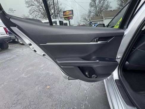 Used 2018 Toyota Camry SE image 34