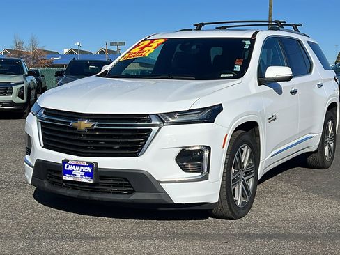 Used 2023 Chevrolet Traverse High Country image 1