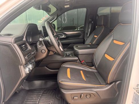 Used 2024 GMC Yukon XL AT4 w/ AT4 Premium Plus Package AWD/4WD image 10