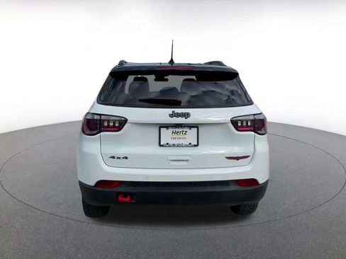 Used 2025 Jeep Compass Trailhawk image 12