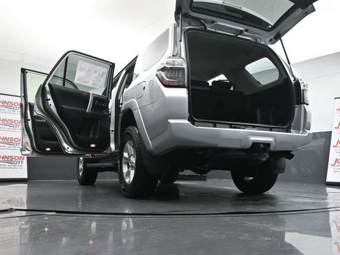 Used 2024 Toyota 4Runner SR5 AWD/4WD image 46