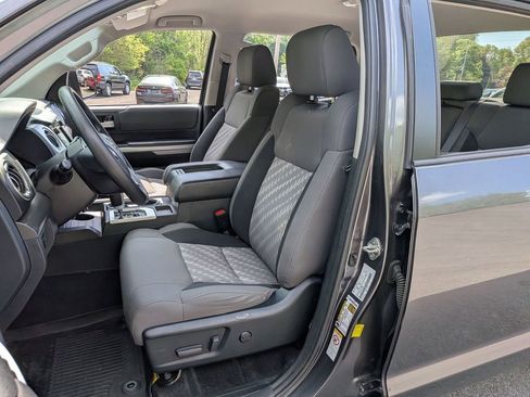 Used 2018 Toyota Tundra SR5 w/ SR5 Upgrade Package AWD/4WD image 8
