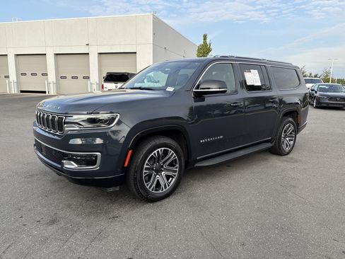 Used 2024 Jeep Wagoneer L 4WD w/ Premium Group I image 5