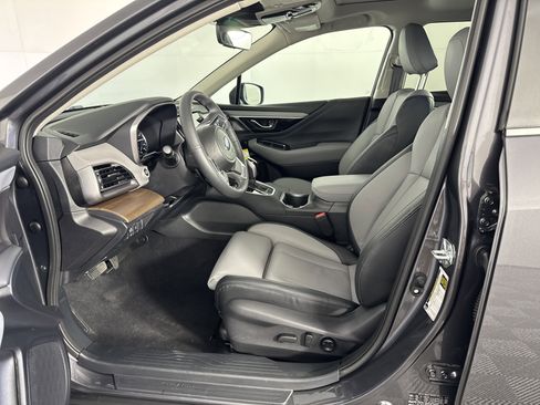 Used 2025 Subaru Outback Limited image 13