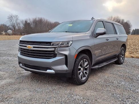Used 2021 Chevrolet Suburban LT w/ LT Signature Package image 30