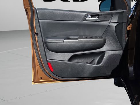 Used 2021 Kia Sportage S image 24