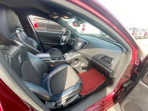Used 2016 Chrysler 200 S image 39