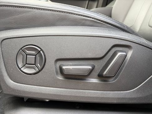 Used 2025 Audi Q3 2.0T Premium image 17