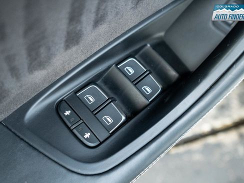 Used 2018 Audi S6 Prestige w/ Prestige Package image 10