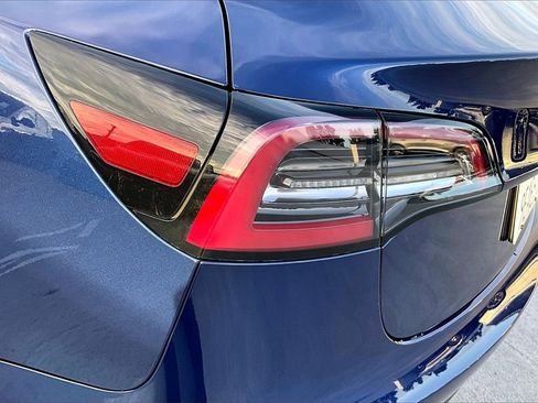 Used 2023 Tesla Model 3 Standard Range image 21