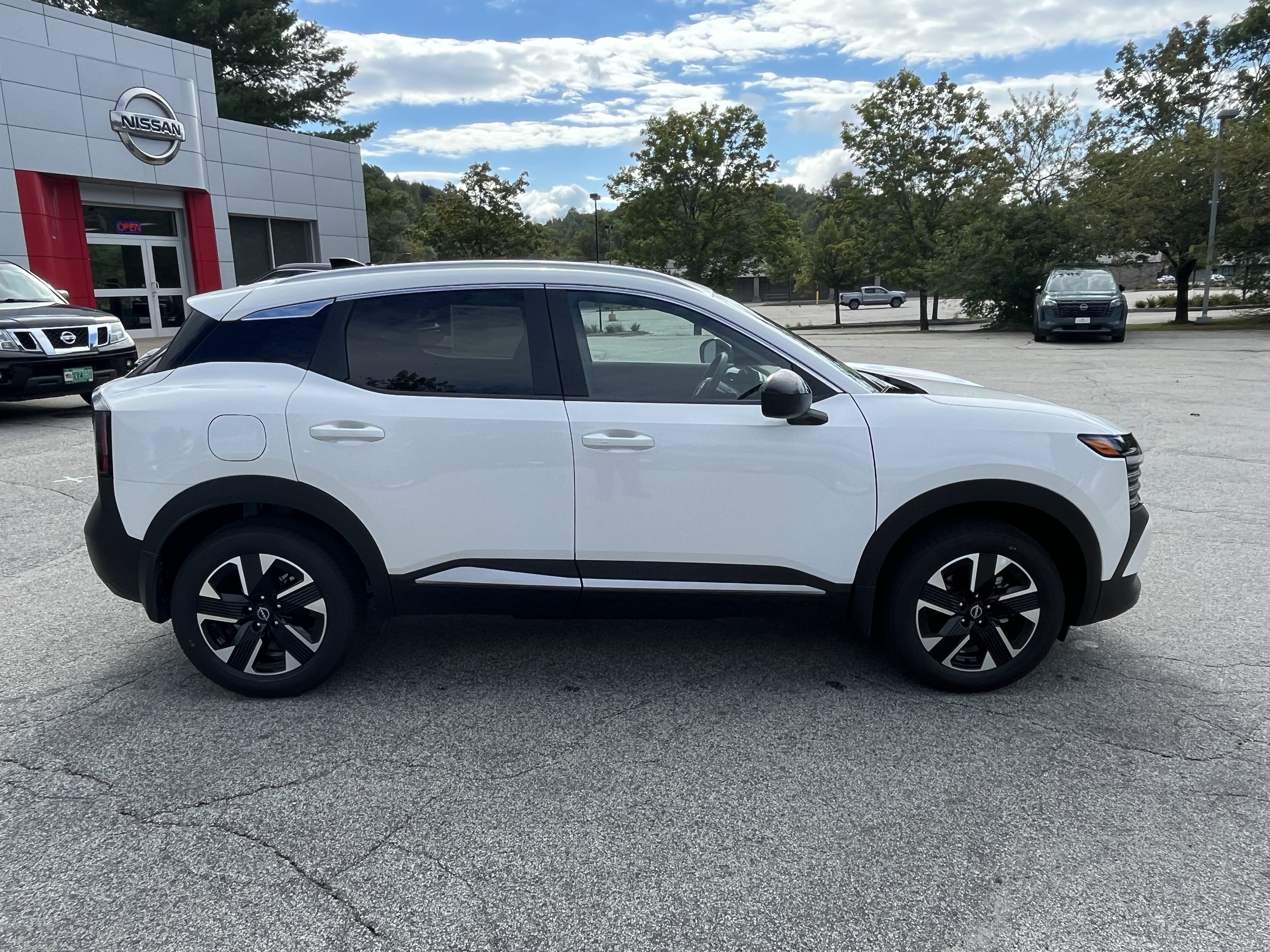 New 2026 Nissan Kicks SV w/ SV Premium Package AWD/4WD image 9