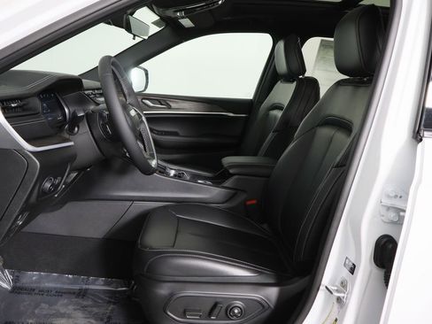 New 2026 Jeep Grand Cherokee Limited image 15