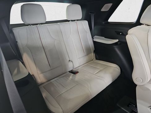 New 2026 Cadillac Vistiq Luxury w/ LPO, Floor Liner Package image 12