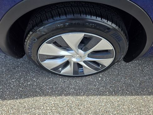 Used 2020 Tesla Model Y Long Range image 12