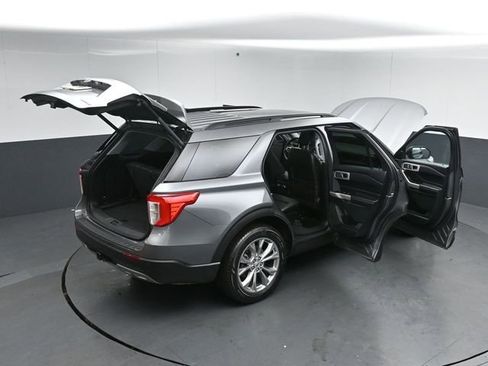 Certified 2023 Ford Explorer XLT w/ Equipment Group 202A AWD/4WD image 61