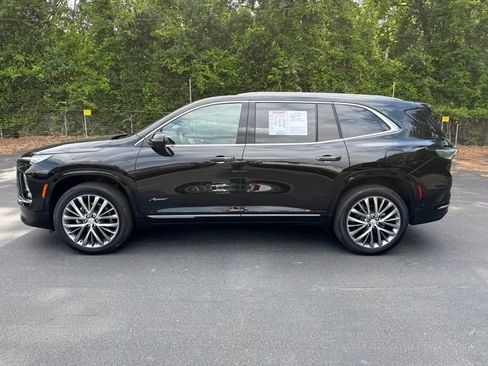Used 2026 Buick Enclave Avenir w/ Super Cruise Package FWD image 2