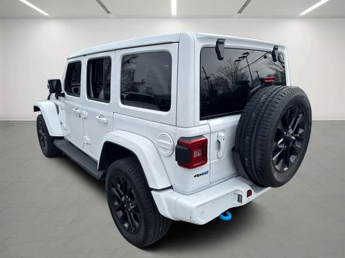 Used 2021 Jeep Wrangler Unlimited Sahara image 4