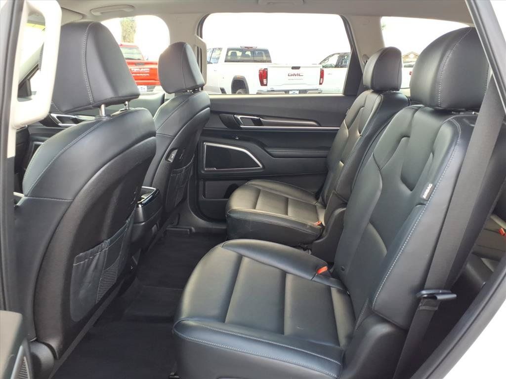 Used 2025 Kia Telluride S FWD image 28