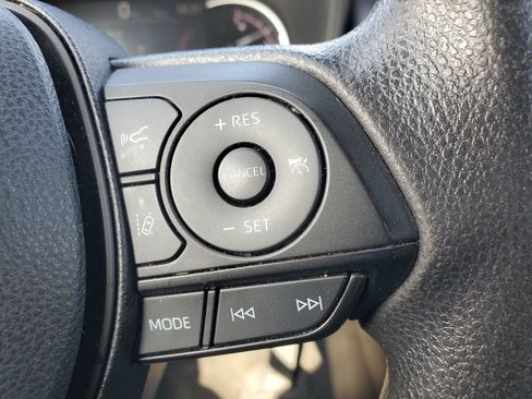 Used 2024 Toyota RAV4 XLE FWD image 21