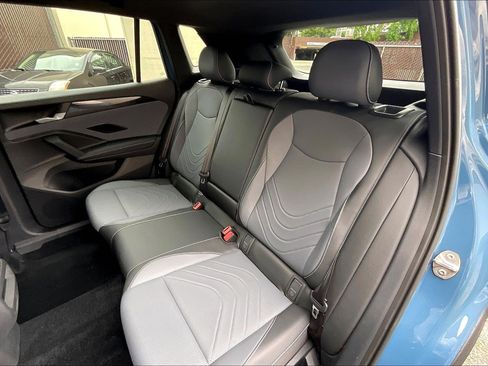 Certified 2025 Volkswagen Tiguan SE R-Line AWD/4WD image 25
