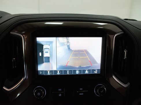 Used 2019 Chevrolet Silverado 1500 High Country w/ Technology Package AWD/4WD image 16
