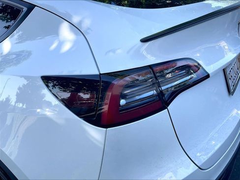 Used 2022 Tesla Model Y Performance AWD/4WD image 30