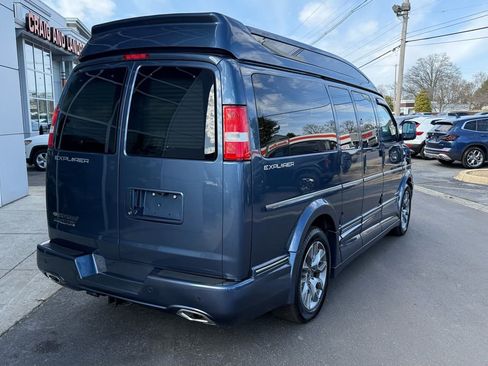 Used 2023 Chevrolet Express 2500 RWD image 3