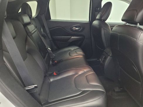 Used 2019 Jeep Cherokee Limited AWD/4WD image 19