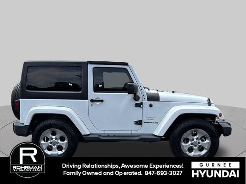 Used 2015 Jeep Wrangler Sahara w/ Dual Top Group AWD/4WD image 11