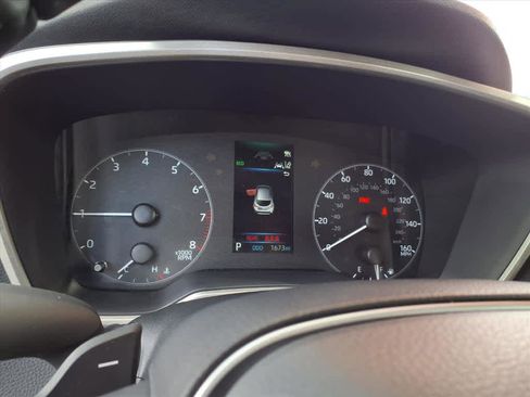 Used 2025 Toyota Corolla SE w/ SE Package image 12