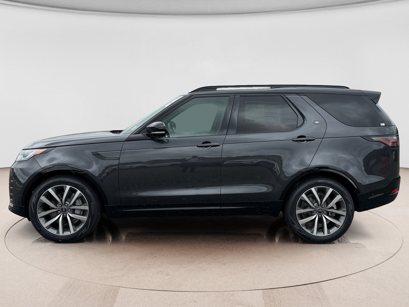 New 2026 Land Rover Discovery Dynamic SE AWD/4WD image 2