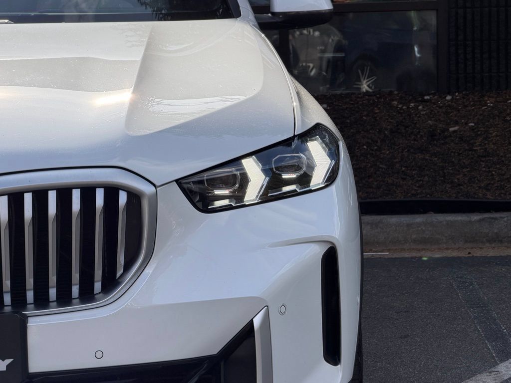 Used 2025 BMW X5 xDrive40i AWD/4WD image 5