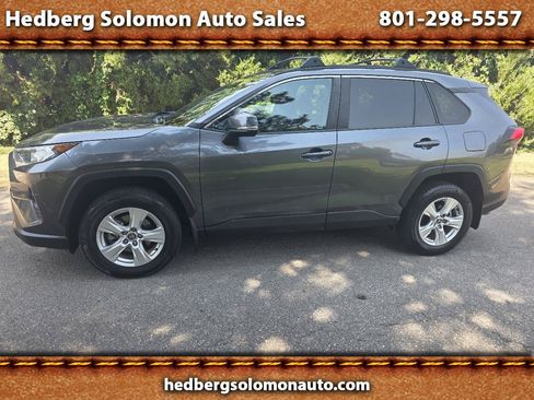 Used 2021 Toyota RAV4 XLE w/ Carpet Mat Package (TMS) FWD image 1