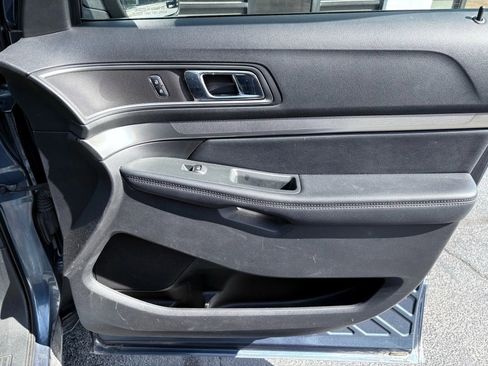 Used 2018 Ford Explorer XLT AWD/4WD image 24