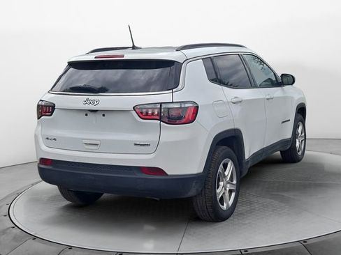 Used 2024 Jeep Compass Latitude AWD/4WD image 5