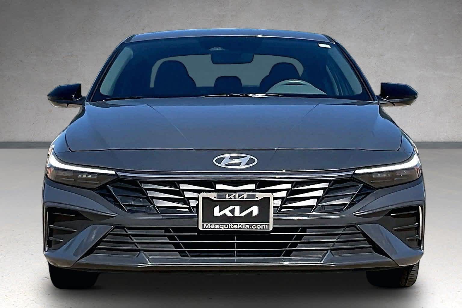 Used 2025 Hyundai Elantra Sport FWD image 6