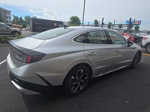 Used 2025 Hyundai Sonata SEL FWD image 4