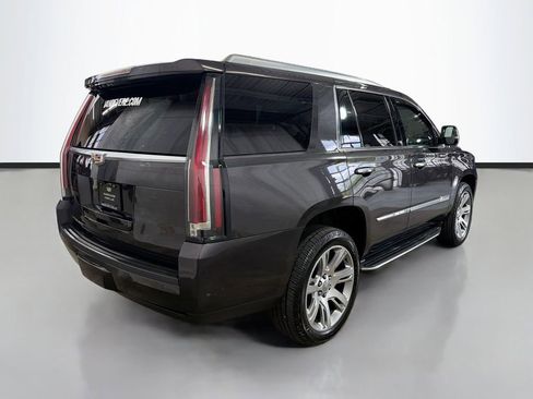 Used 2017 Cadillac Escalade Luxury AWD/4WD image 10