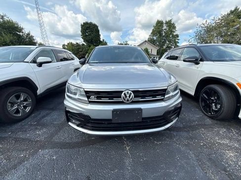 Used 2021 Volkswagen Tiguan SE R-Line AWD/4WD image 2