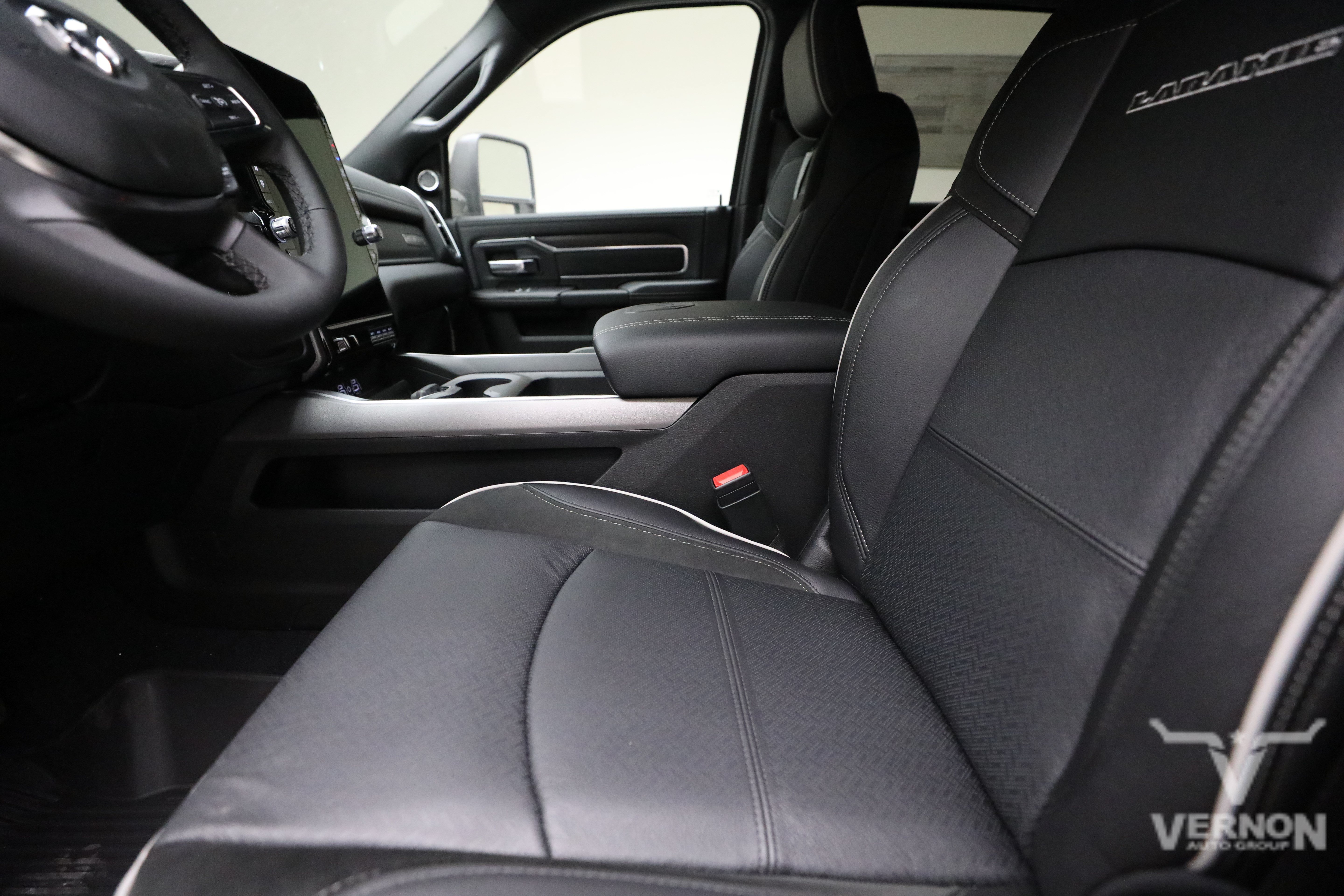 New 2026 RAM 3500 Laramie AWD/4WD image 10