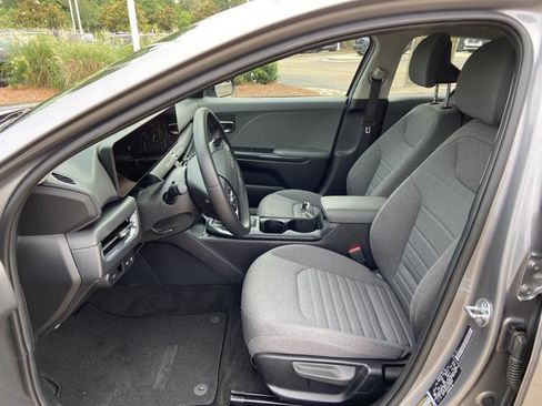Used 2025 Kia K4 EX FWD image 34
