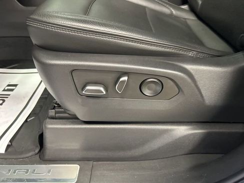 Used 2023 GMC Sierra 1500 Denali w/ Technology Package image 13