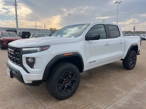 New 2025 GMC Canyon Elevation w/ Convenience Package image 11