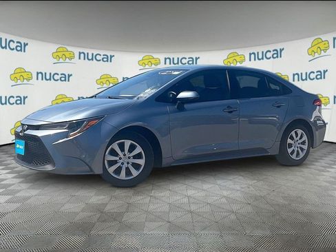 Used 2022 Toyota Corolla LE FWD image 3