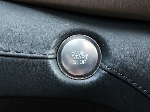 Used 2023 Hyundai Santa Fe SEL Premium w/ Cargo Package image 9