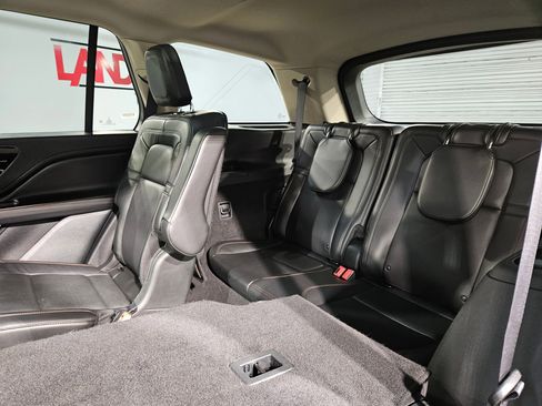 Used 2024 Lincoln Aviator Reserve AWD/4WD image 38