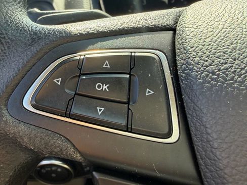 Used 2017 Ford Focus SE FWD image 21