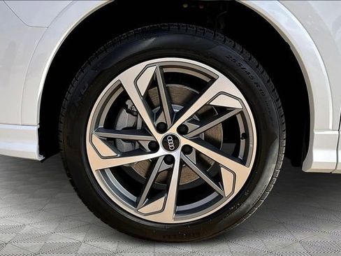 New 2025 Audi Q3 2.0T Premium image 12