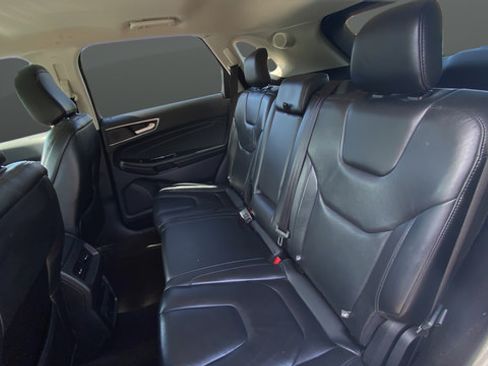Used 2020 Ford Edge Titanium AWD/4WD image 22
